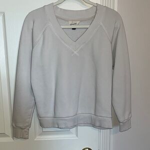 Universal Thread Cream V-Neck Top